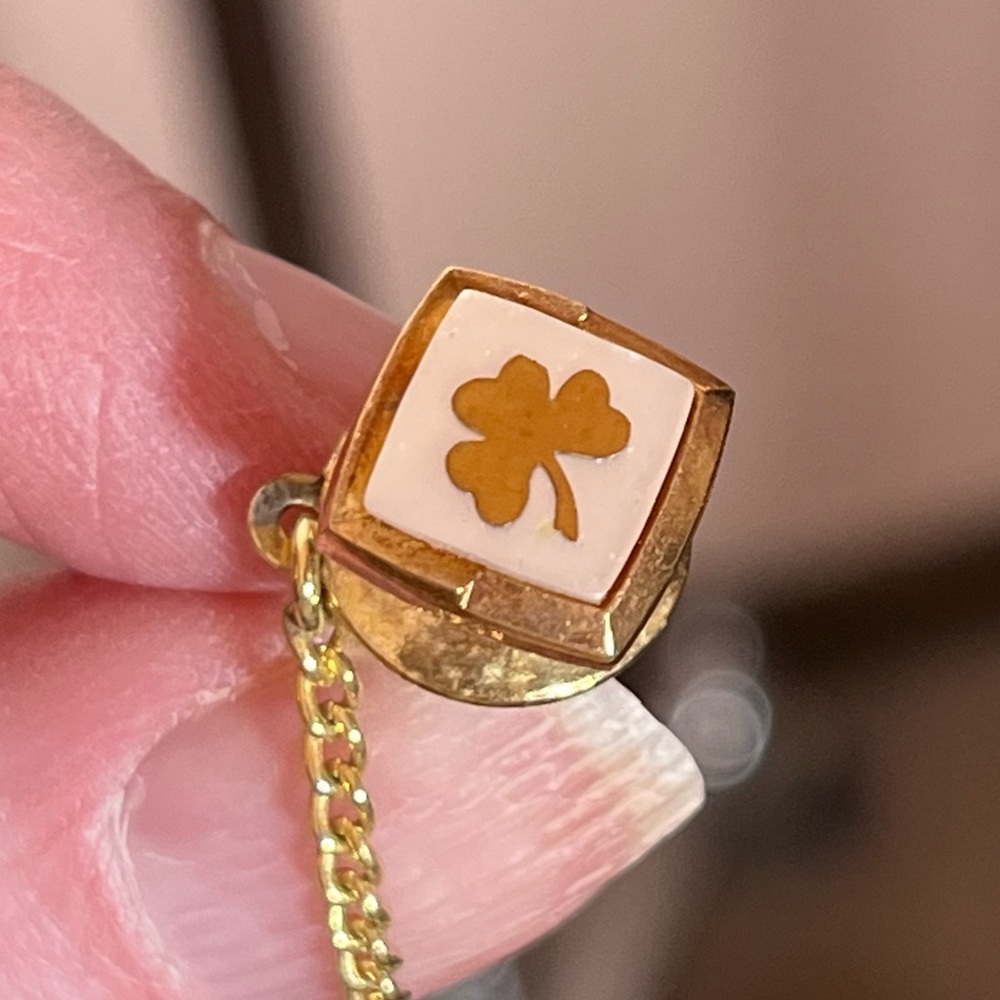 Vintage MCM mod Art Deco mother of pearl Gold clover Tie Tack